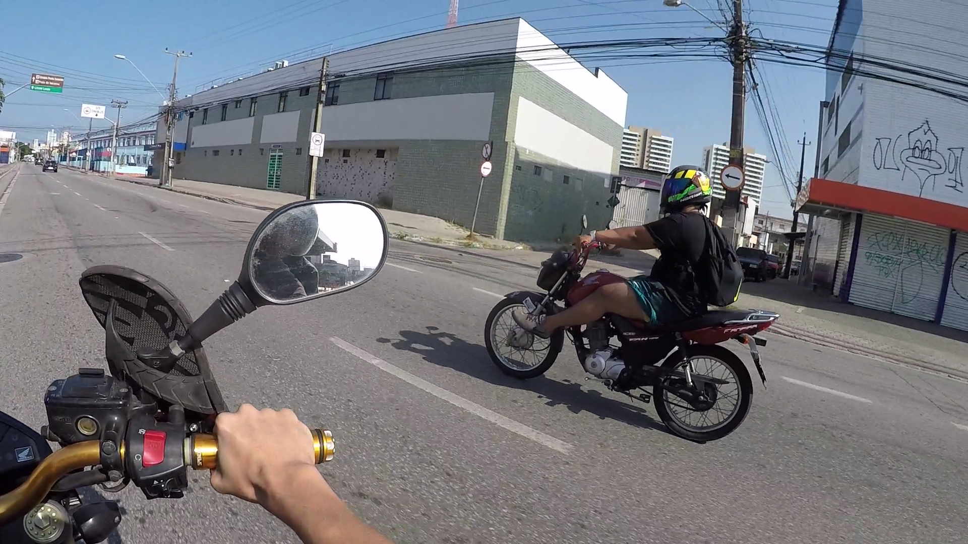http://videos.introcdc.com/Canal/MotoVlog/Serjona/MotoVlog Praia/GOPR5173.00_04_27_26.Quadro004.png